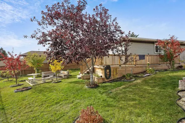 140 Aberfoyle Close NE, Calgary, AB T2A 6S6