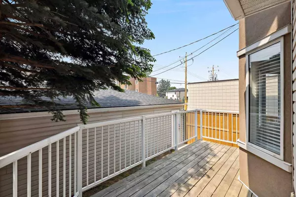 2809 24A ST SW #2, Calgary, AB T3E 1W4