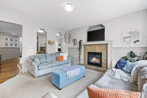 311 Royal Oak Heath NW, Calgary, AB T3G 0B6