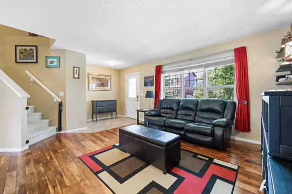 222 Panamount WAY NW, Calgary, AB T3K 0S8