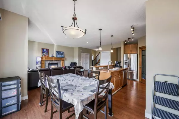 24 Copperstone PL SE, Calgary, AB T2Z 0G5