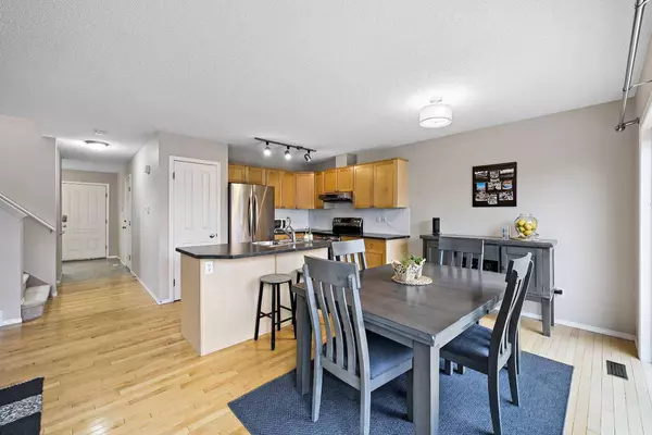 88 Rocky Vista CIR NW, Calgary, AB T3B 5G9