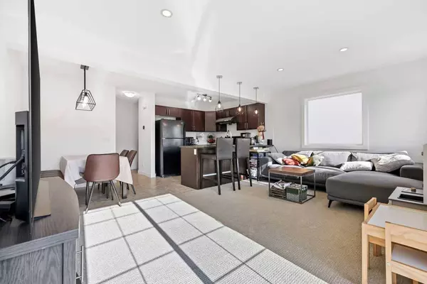 250 Pantego LN NW, Calgary, AB T3K 0T1