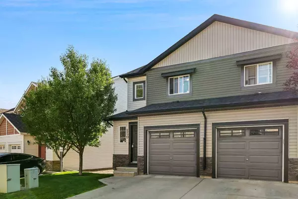 250 Pantego LN NW, Calgary, AB T3K 0T1