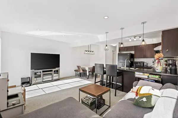 250 Pantego LN NW, Calgary, AB T3K 0T1