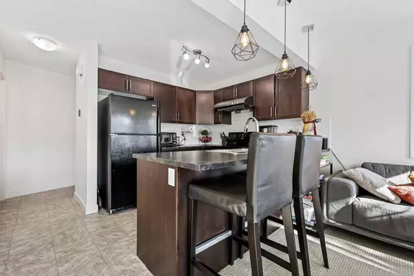 250 Pantego LN NW, Calgary, AB T3K 0T1