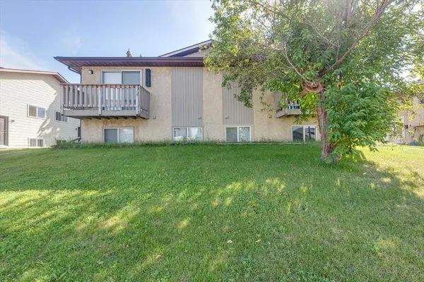 29 Eastman CRES, Red Deer, AB T4R1X4