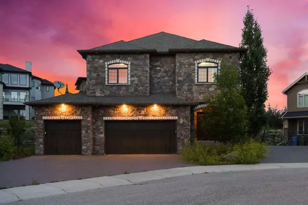 24 Fortress CT SW, Calgary, AB T3H 0T8