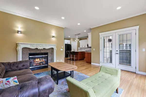 8025 Cougar Ridge AVE SW, Calgary, AB T3H 5S2