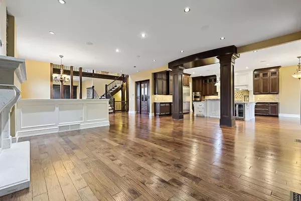 24 Fortress CT SW, Calgary, AB T3H 0T8