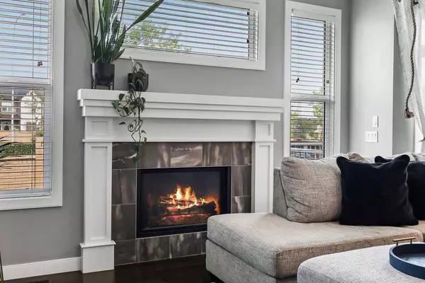 49 Evansglen Mews NW, Calgary, AB T3P 0P1