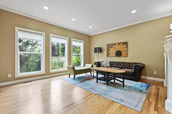 8025 Cougar Ridge AVE SW, Calgary, AB T3H 5S2