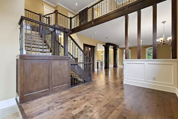 24 Fortress CT SW, Calgary, AB T3H 0T8