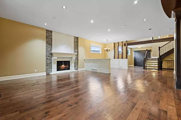 24 Fortress CT SW, Calgary, AB T3H 0T8