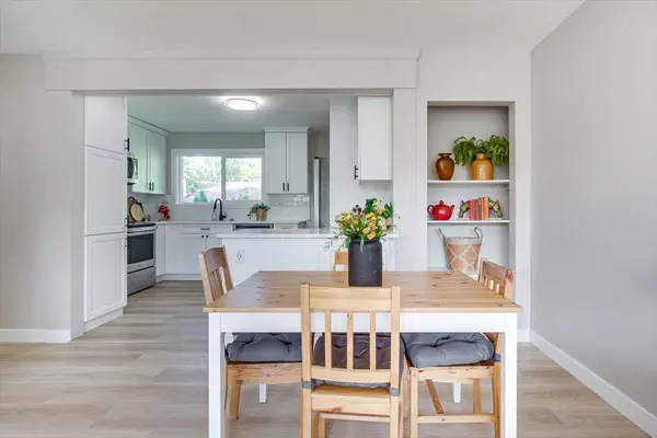 4230 40a AVE, Red Deer, AB T4N 2X2