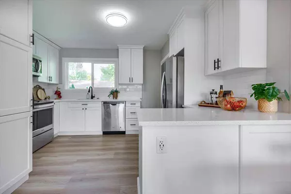 4230 40a AVE, Red Deer, AB T4N 2X2