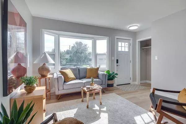 4230 40a AVE, Red Deer, AB T4N 2X2