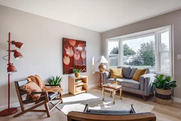 4230 40a AVE, Red Deer, AB T4N 2X2