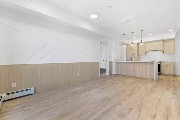 370 Dieppe DR SW #313, Calgary, AB T3E 0E6