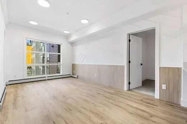 370 Dieppe DR SW #313, Calgary, AB T3E 0E6