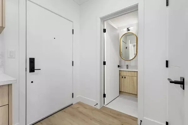 370 Dieppe DR SW #313, Calgary, AB T3E 0E6