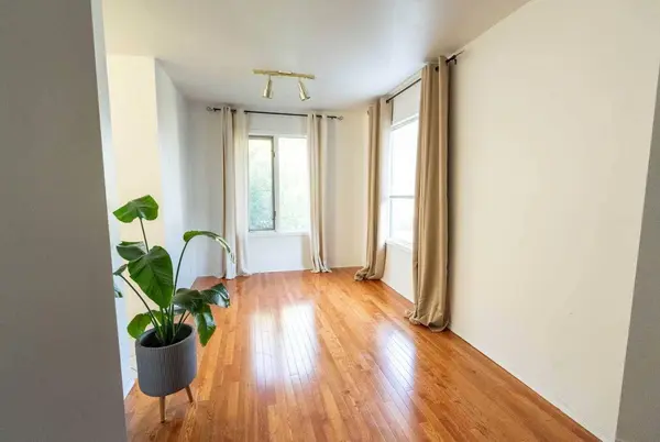 33 Sundown Close SE, Calgary, AB T2X 2X3