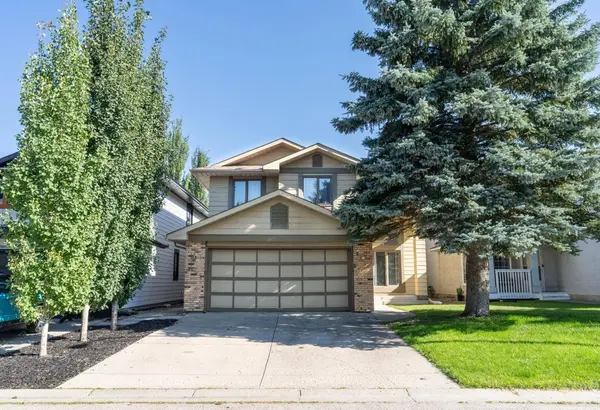 33 Sundown Close SE, Calgary, AB T2X 2X3