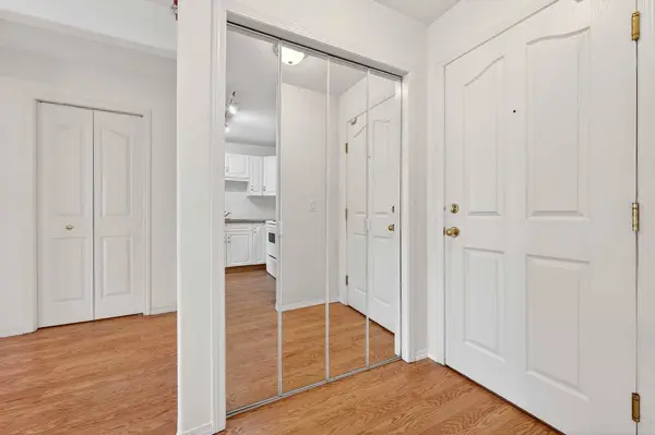 165 Manora PL NE #210, Calgary, AB T2A 7X5