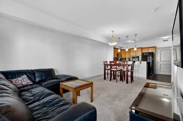 70 Royal Oak PLZ NW #406, Calgary, AB T3G 0C6