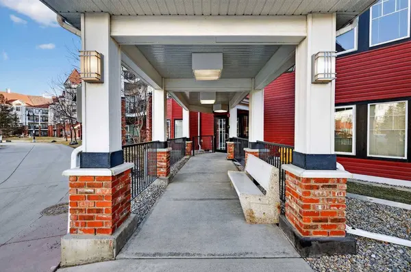 70 Royal Oak PLZ NW #406, Calgary, AB T3G 0C6