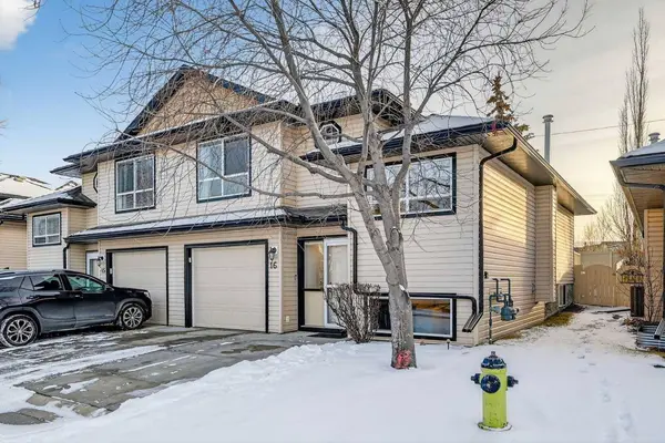 103 Fairways DR NW #16, Airdrie, AB T4B 2Y5