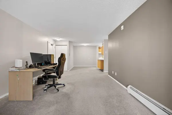 7301 4A ST SW #202B, Calgary, AB T2V 4V8