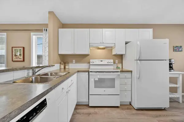 103 Fairways DR NW #16, Airdrie, AB T4B 2Y5