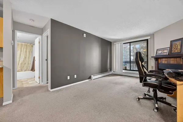 7301 4A ST SW #202B, Calgary, AB T2V 4V8