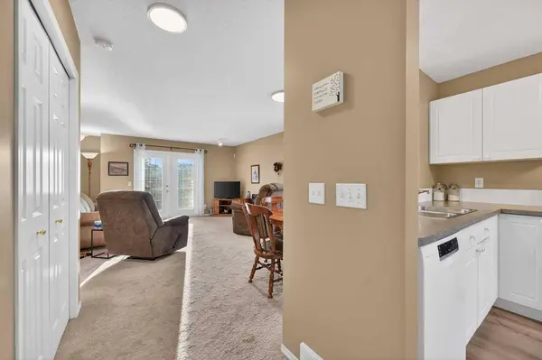 103 Fairways DR NW #16, Airdrie, AB T4B 2Y5