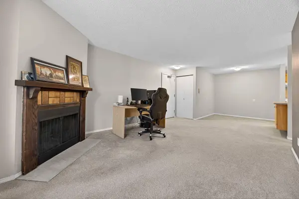 7301 4A ST SW #202B, Calgary, AB T2V 4V8