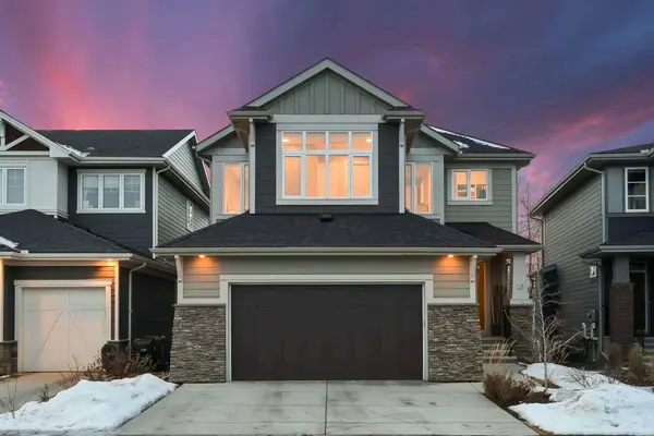25 Rock Lake HTS NW, Calgary, AB T3G 0G1