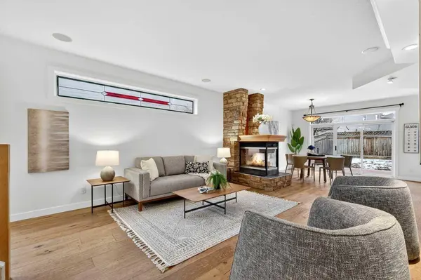 12069 Valley Ridge DR NW, Calgary, AB T3B 5W9