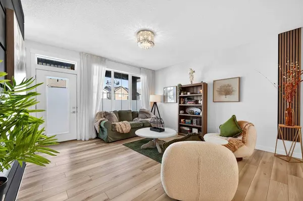 47 Walgrove PARK SE, Calgary, AB T2X 4N9