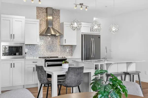 30 Walgrove WALK SE #218, Calgary, AB T2X 4M9