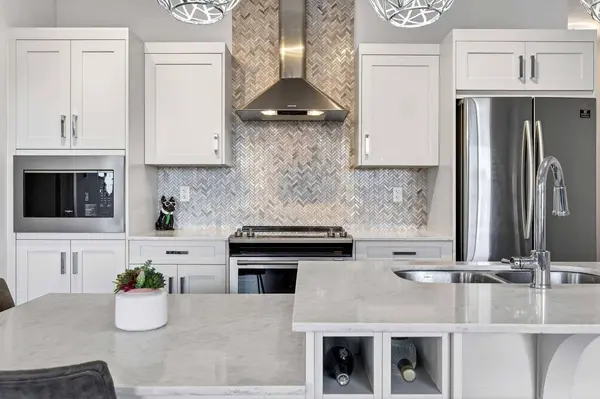 30 Walgrove WALK SE #218, Calgary, AB T2X 4M9