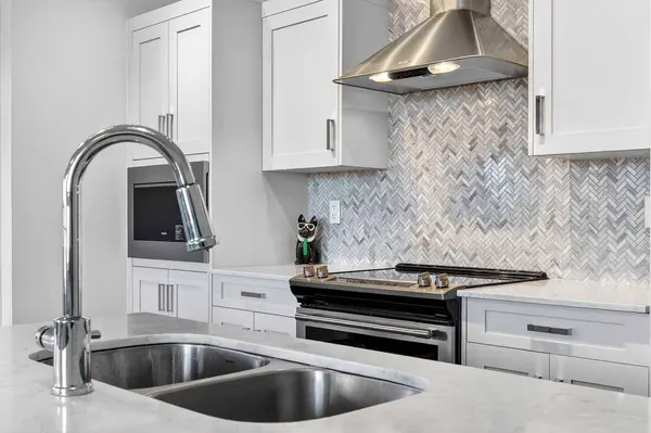 30 Walgrove WALK SE #218, Calgary, AB T2X 4M9