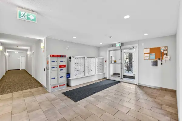 30 Walgrove WALK SE #218, Calgary, AB T2X 4M9