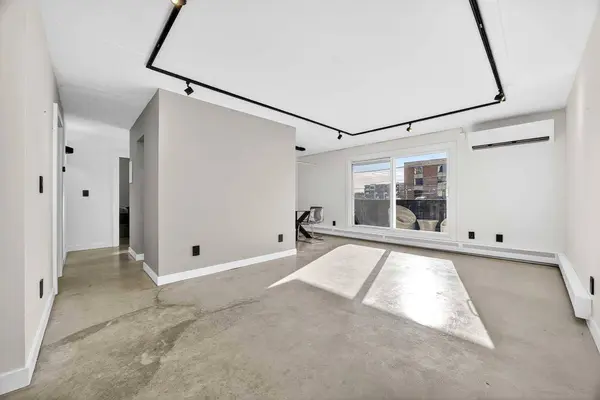 128 15 AVE SW #203, Calgary, AB T2R 0P5