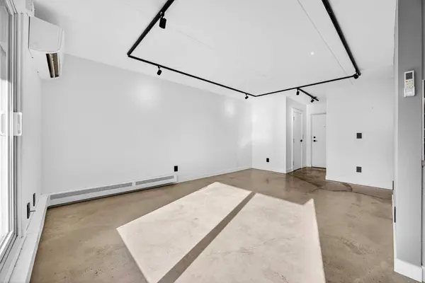 128 15 AVE SW #203, Calgary, AB T2R 0P5