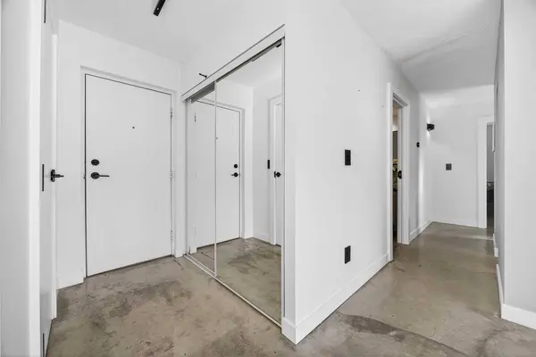 128 15 AVE SW #203, Calgary, AB T2R 0P5