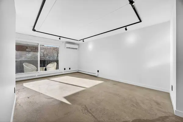 128 15 AVE SW #203, Calgary, AB T2R 0P5