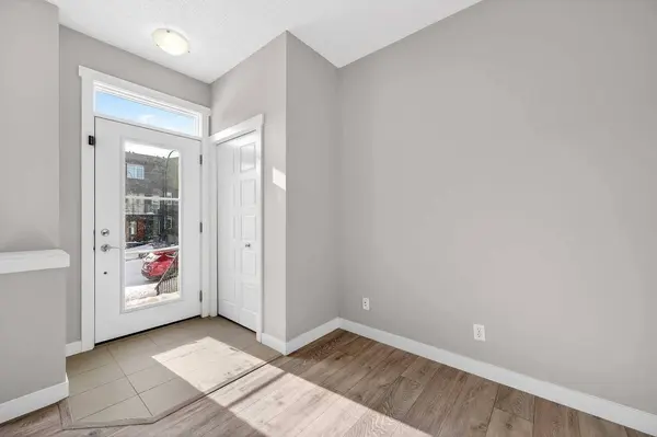 30 Sage Bluff Gate NW, Calgary, AB T3R 0Y9