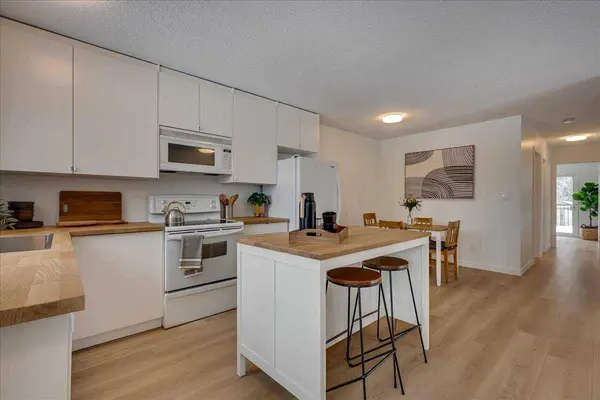 6573 58 AVE, Red Deer, AB T4N6E1