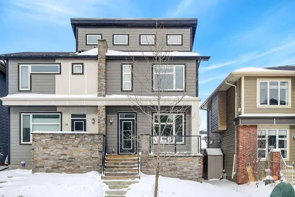 30 Sage Bluff Gate NW, Calgary, AB T3R 0Y9